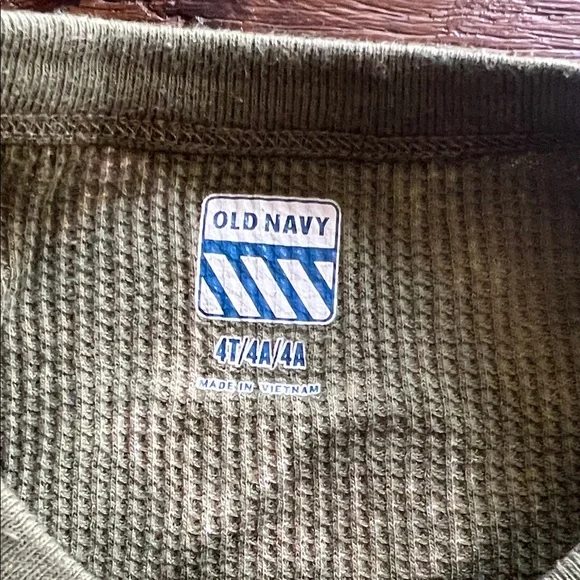 Old Navy sz 4T excellent condition. Light weight thermal 100% cotton. - Picture 2 of 4